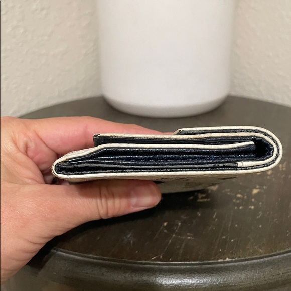 . MCM Cream and Black Logo Tri-Fold Wallet - Picture 4 of 11